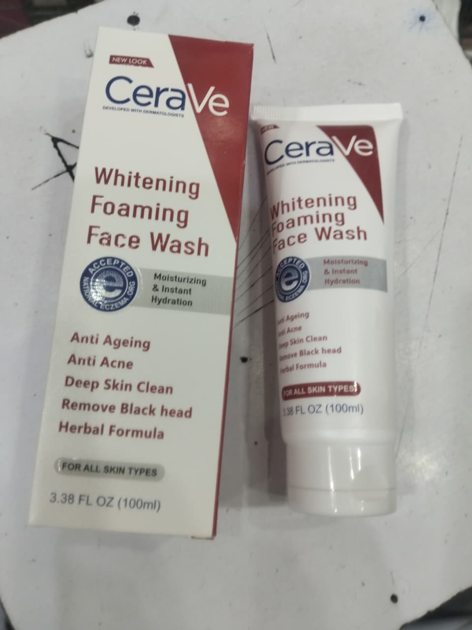 CeraVe Foaming Face Wash – Brightening Cleanser with Ceramides for Normal to Oily Skin (100ml)